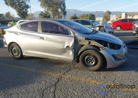 2016 Hyundai Elantra Se z USA, uszkodzony, nr VIN 5NPDH4AE1GH750077